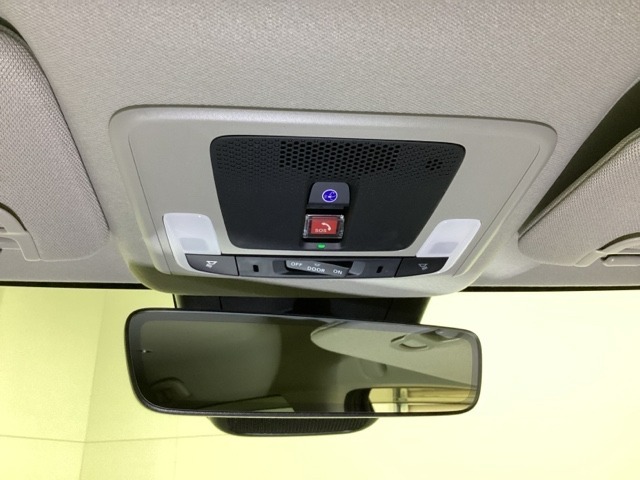 Honda CONNECT搭載車です。「Honda Total Care プレミアム」に加入頂くと、「緊急サポートセンター」や「Honda ALSOK駆けつけサービス」などのサービスが受けられます。