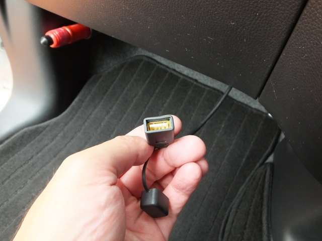 またUSBポートにミュージックプレイヤーなどを接続されることでお好きな音源をお楽しみいただけます