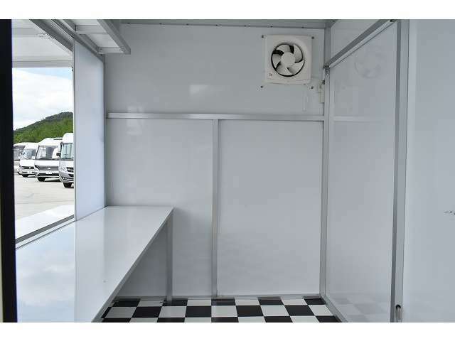 クーラーボックス・3段ボックス・シンク・冷蔵庫は移動可能です☆