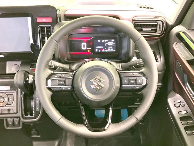 【純正革巻きステアリング】上質な革を使用することで、手にしっかり馴染みとても運転しやすいハンドルです♪