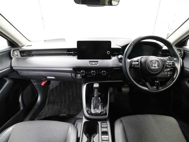 SUVならではの見晴らしの良い前方視界で快適なドライブをお楽しみいただけます！