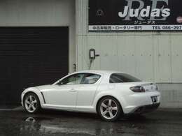 4ATパドルシフト！1オーナー車！黒革パワーシート！ホイールとマフラーは店頭にて選択可能！全車安心保証付！県外納車も喜んでお受けしています。