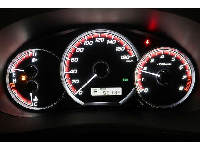視認性の良いメーターパネルです☆走行距離はまだ5.9万キロ☆まだまだ長～く乗れます♪