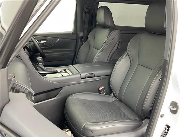 【助手席】きれいな助手席なので家族や友だちに乗ってもらっても安心です！新品のフロアマットのご注文も可能です。掲載箇所以外にご希望の写真がございましたらお気軽にお問い合わせ下さい。