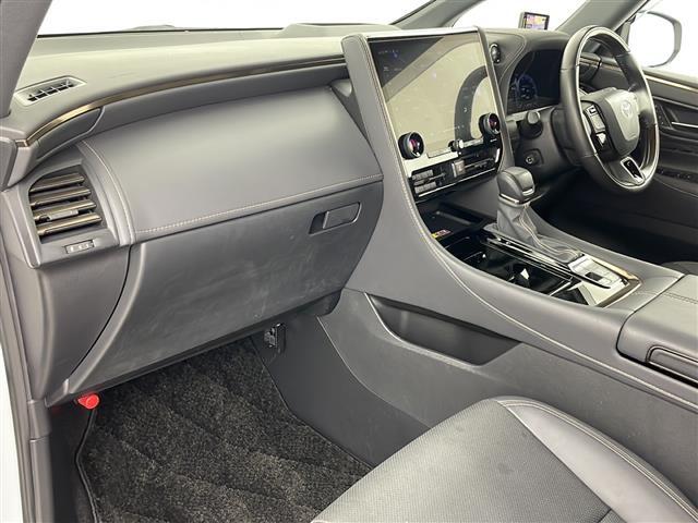 【インパネ全体】全方位で視界が広く、高い目線で運転もしやすいです！