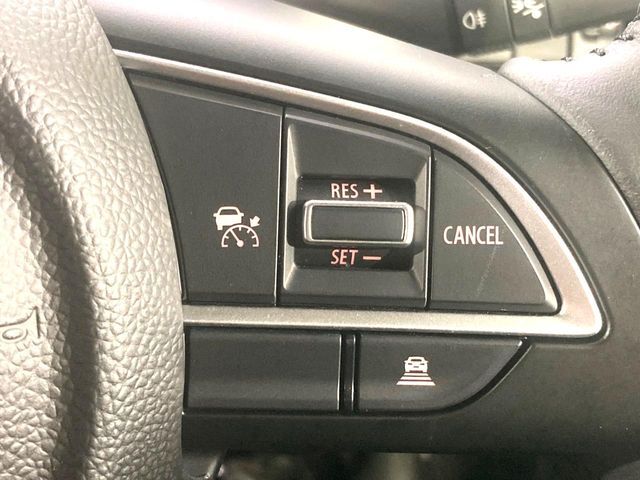 【アダプティブクルーズコントロール】高速道路での長距離走行が楽に！！自動で速度を保つクルーズコントロールが、衝突軽減システムと連携し、前方の車両を感知して車間を保つように速度調節してくれます！！