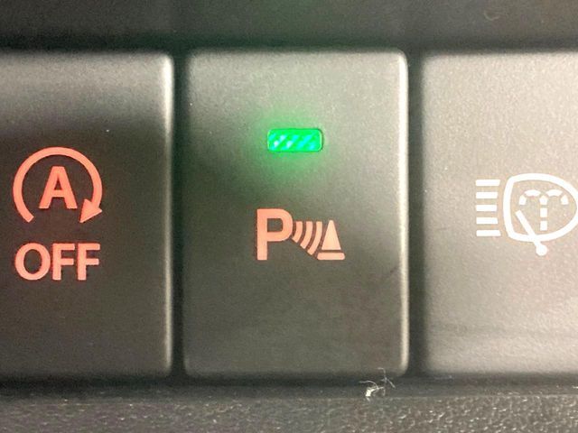 【コーナーセンサー】バンパーに付いたセンサーが障害物を検知！一定の距離に近づくとアラートで教えてくれます♪狭い駐車スペースや車庫入れ時も安心ですね☆