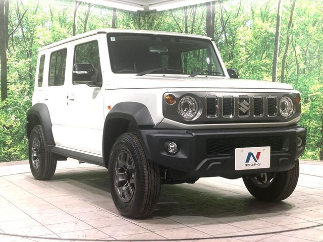 高透明度のガラス皮膜で撥水はもちろん、上質なツヤ・光沢を実現。紫外線や酸性雨から大切な愛車を保護し、色あせ・劣化を防止。「弾スプラッシュコート」、「弾プリミッサコート」からお選びいただけます。