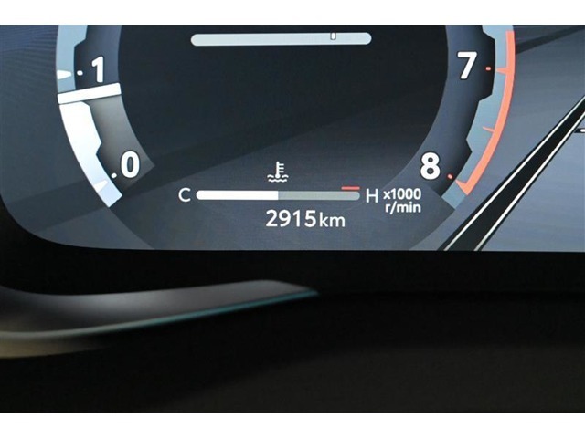 走行距離：2，915km（撮影時）　ご来店時や納車時には展示の移動や整備などで、若干 距離が進んでいる場合がございます。