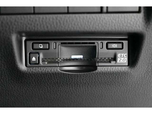 ETC2.0車載器です。　『ETC2.0』は、料金支払い ＋ 高速道路　情報提供サービス・新サービスが受けられます。