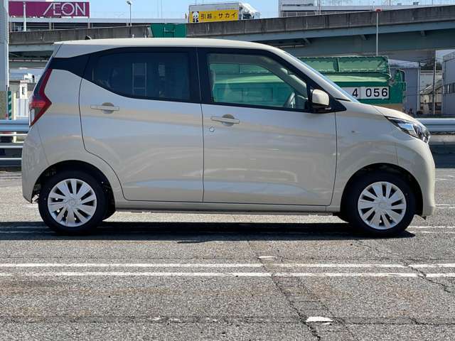 【キッズスペース】　待合室には小さなお子様も安心して遊んで待てるキッズスペースも完備しております。ご家族皆様でのご来店お待ちしております。