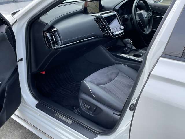 助手席シート付近