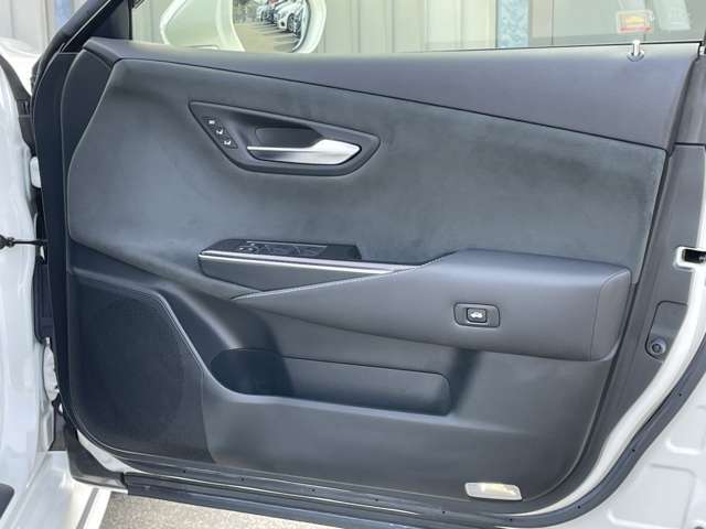 ドア内張、スイッチ付近