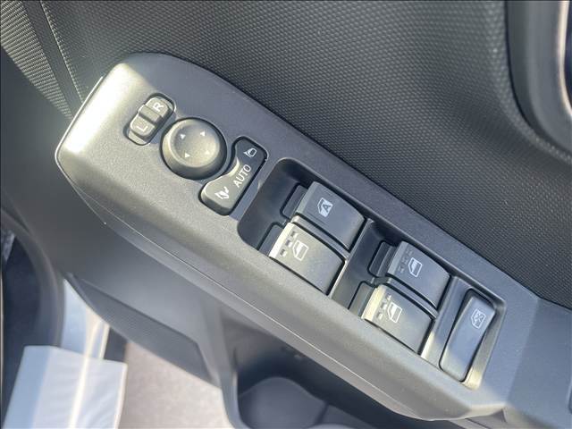 パワーウィンドウ付き☆運転席で全部の窓を開閉することが可能！！快適にドライブをお楽しみいただけます☆