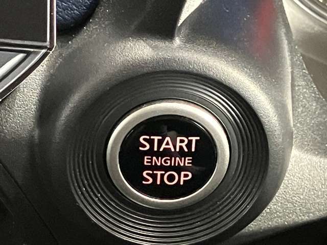 【プッシュ式エンジン】プッシュ式エンジンスタートでブレーキを踏んでボタンを押すだけでエンジン始動がスムーズ！！鍵をカバンに入れているだけでエンジンの始動が可能★とても便利な機能です