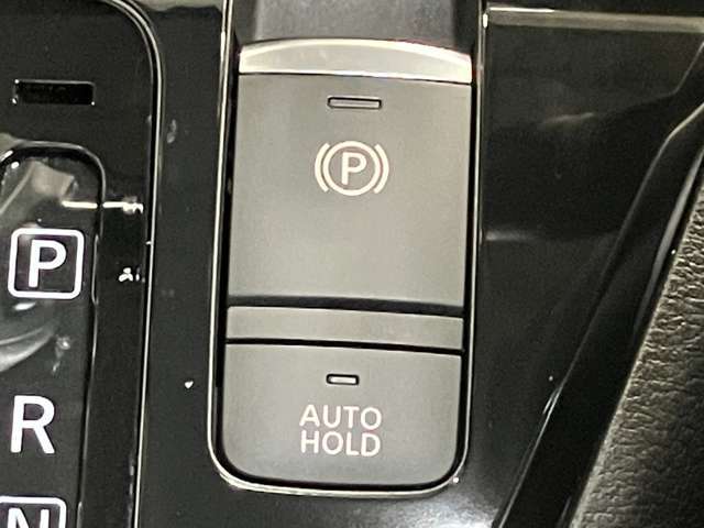 【オートブレーキホールド】駐車料金を支払う時も安心★ブレーキペダルから足を離してもブレーキ力を維持してくれます★