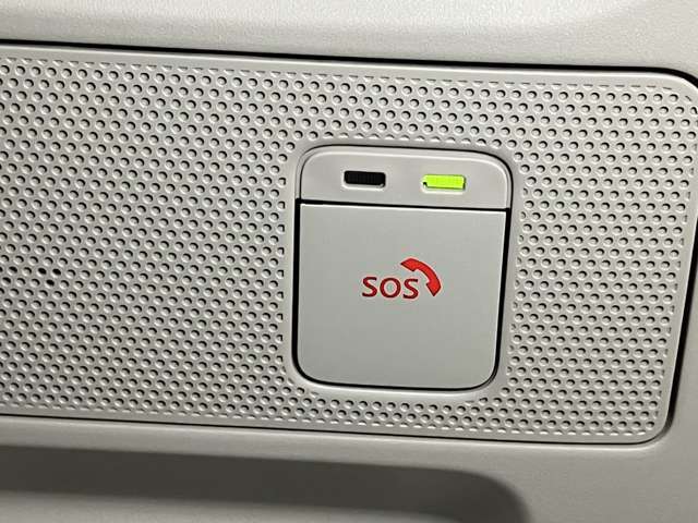 【SOSコール】急病時や危険を感じた時にはSOSコールスイッチを押すと専門オペレーターに接続！万が一エアバック展開事故の時は自動通報します！