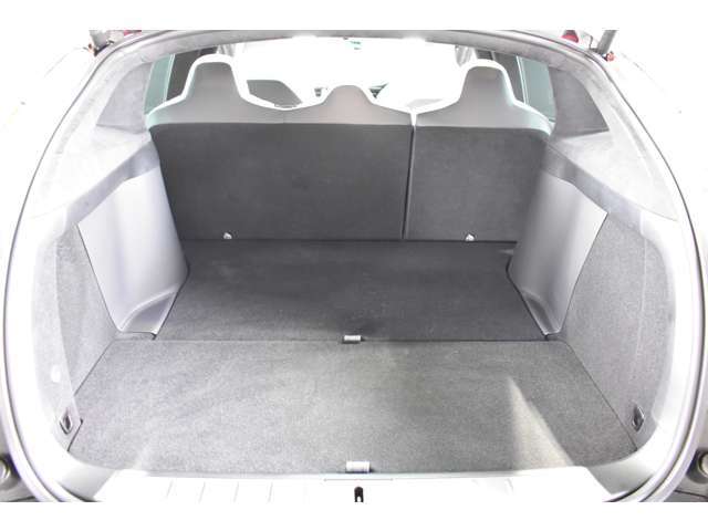 ご契約から納車まで担当営業を中心に、各スタッフ全員協力の上、迅速に進めさせていただきます。契約後車庫証明等の手続き中に、納車前車検又は点検をさせて頂き、ベストな態勢で納車の準備をさせて頂きます。