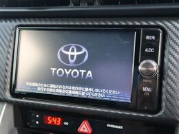 【純正ナビ】人気の純正ナビを装備しております。ナビの使いやすさはもちろん、オーディオ機能も充実！キャンプや旅行はもちろん、通勤や買い物など普段のドライブも楽しくなるはず♪
