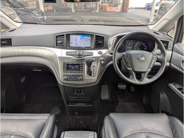 運転者にとっては日々使用することとなる運転席です。運転席からの視界は、店頭にてお客様ご自身の目でお確かめください！