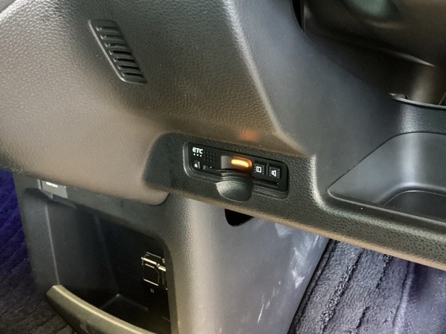 ETC付いてます。ETCが使用可能な道路通行料はキャッシュレスでスマートに走行できます。再セットアップして納車致します。