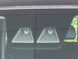 【スマートアシスト】走行中に前方の車両等を認識し、衝突しそうな時は警報とブレーキで衝突回避と被害軽減をアシスト。より安全にドライブをお楽しみいただけます。