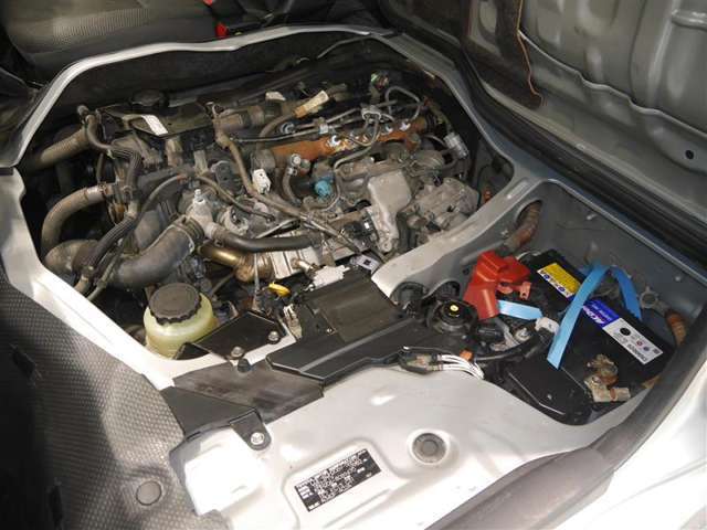 3000ccディーゼルターボエンジン☆エンジンルームもしっかり洗浄！
