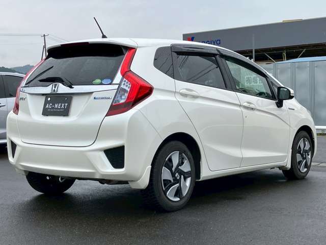 中古車は、前人様の使用状況を引き継ぐことになります『走る』『曲がる』『止まる』に関わる高額な瑕疵は購入後に訪れます。壊れるリスクの少ないお車の提供とお客様が購入後に後悔されない商品を提供をお約束します