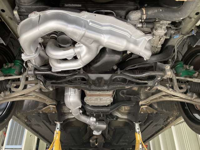 下廻りもチェックしております！オイル漏れなどの確認や他各確認や点検を出品前に実施しております！ブーツ類、ブッシュ類、水廻り、ブレーキパッドの残量、足廻り、電装系装備の確認しております！