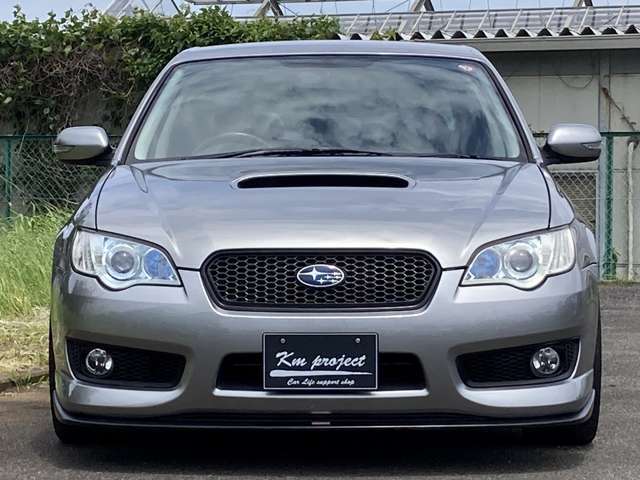純正オートレベライザー付HIDヘッドライト！ポジション、ナンバー、ウインカー、バックランプ、室内灯とLED球に変更！スペックB専用エアロバンパー＆ハニカムグリル！オプションSTIリップスポイラー付！