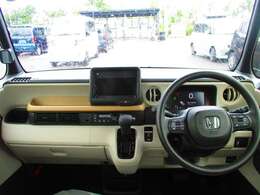 インパネ全体です！内装のボタンの位置などをご確認ください♪