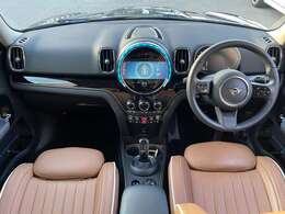 地域最大級の展示台数！お気に入りのお車があれば、ぜひステアリングを手にしてください。稀少モデルも鋭意取り揃え、幅広いニーズにお応え致します。スタッフ一同皆様のご来店を、心よりお待ち申し上げます。