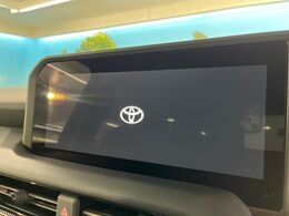 【12.3インチワイドナビ】高級感とインパクトのある大型ワイドナビを装備。各種オーディオ操作はもちろん、横長ワイド画面でのマップ2分割表示など、利便性も高いナビです♪