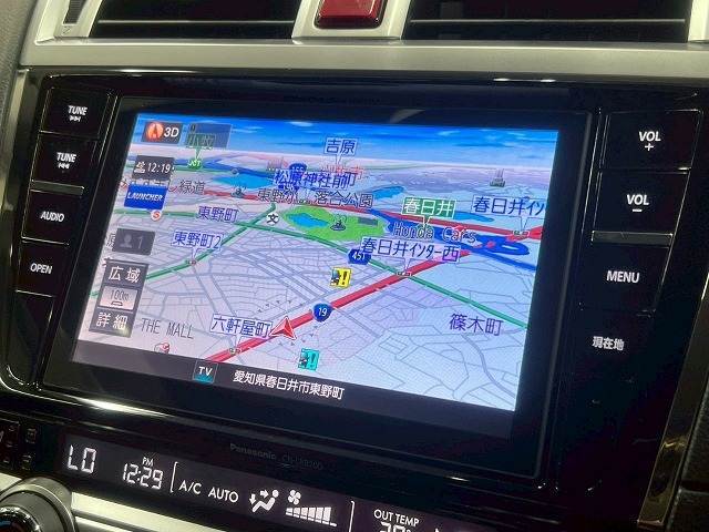 8型ナビ　フルセグ　バックカメラ　Bluetooth　DVD/CD　再生