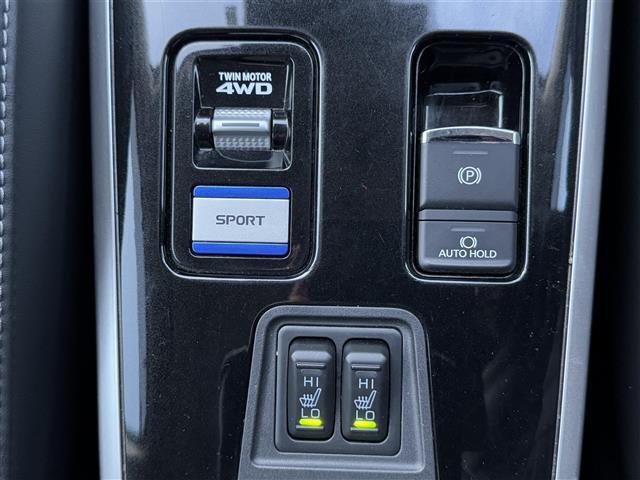ご成約頂いたお車は全車保証付で納車後も安心！有料オプションで長期保証をお選びいただくことも可能です。