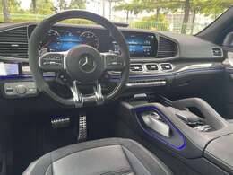 AMGインテリアカーボンPKG　AMGパフォーマンスステアリング　AMGカーボンファイバートリム