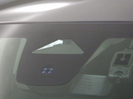 【Honda SENSING】衝突被害軽減ブレーキ〈CMBS〉、ACC〈アダプティブ・クルーズ・コントロール〉、LKAS〈車線維持支援システム〉、誤発進抑制機能、等で安全運転のサポートをします！