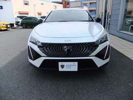 プジョーの認定中古車は新車登録から7年以内のディラー車を、点検・整備。正規ディラーの厳しいチェックをクリアしたクルマだけをお届けします。