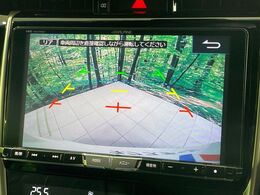【バックカメラ】駐車時に後方がリアルタイム映像で確認できます。大型商業施設や立体駐車場での駐車時や、夜間のバック時に大活躍！運転スキルに関わらず、今や必須となった装備のひとつです！