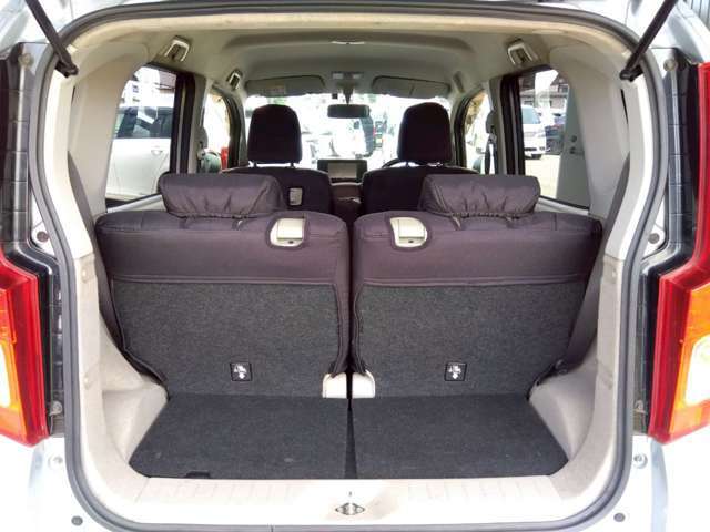 大口のトランクルームです♪楽に荷物の出し入れが出来ます♪