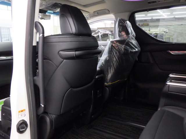 今まで大切に乗られてたお車を下取りさせていただきます。沢山の思い出が詰っている分、価格の限界まで頑張らさせていただきます。