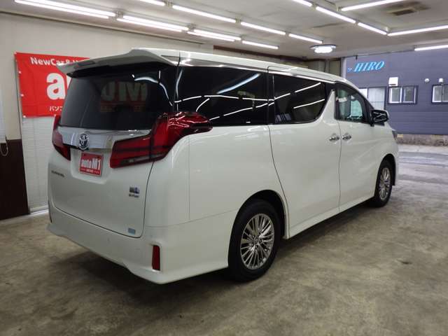 車内もキレイで嫌なニオイもありません。