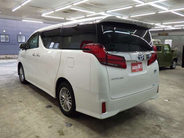 オートエムワンには多数車種様々な在庫がございます。きっとお気に入りの1台に出会えるはずです！