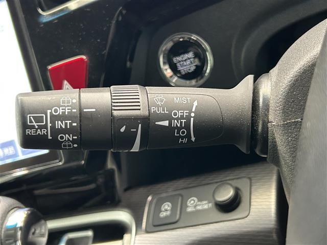 気になる車はすぐにお問い合わせください！画面右側の0066から始まる無料ダイヤルからお問い合わせ下さい！専門スタッフがお車のご質問にお答えいたします！