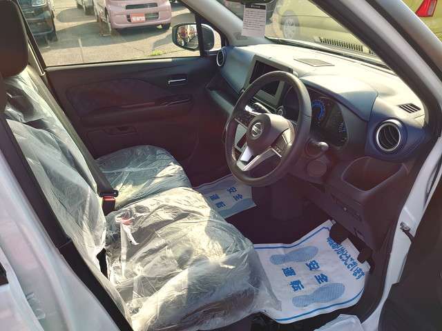 【保険】自動車保険のスペシャリストがお客様の立場になってお客様に最適な自動車保険のご提案や万が一の時の事故対応にあたりますので、ご安心ください。