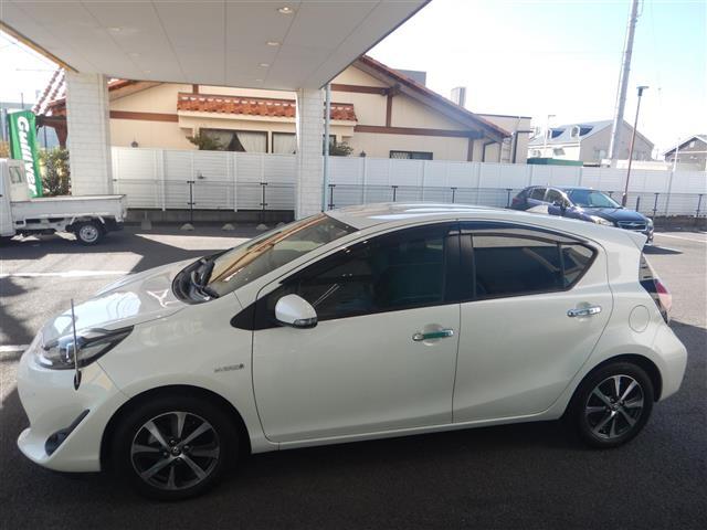 【左】当社基準による調査の結果、修復歴車と判断された車両は一部店舗を除き、販売を行なっておりません。万一、納車時に修復歴があった場合にはご契約の解除等に応じます。