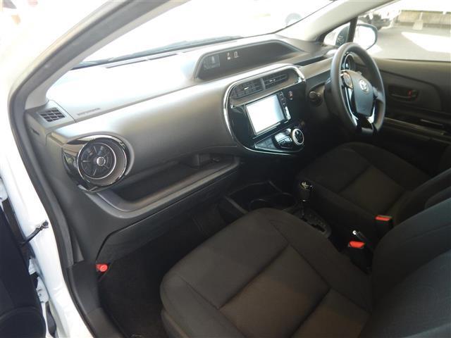 【助手席】きれいな助手席なので家族や友だちに乗ってもらっても安心です！