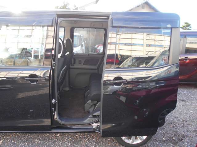 両側パワースライドドア