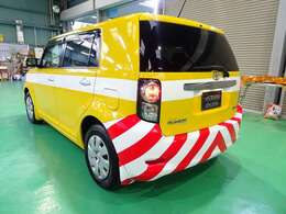 リア5面プライバシーガラス車.