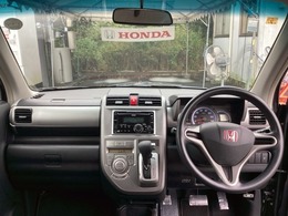 フロントガラスが大きく、ワイドな視界で運転もしやすくなるように、設計されています。